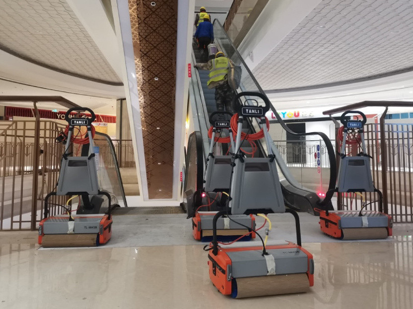 扶梯清洗機(jī)操作時要注意哪些方面？