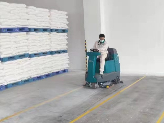 工廠全自動洗地機(jī)拖地車的維護(hù)與保養(yǎng)注意事項