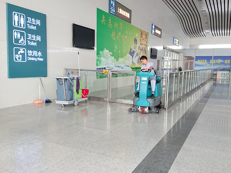 山東青島洗地機(jī)廠家哪家好？