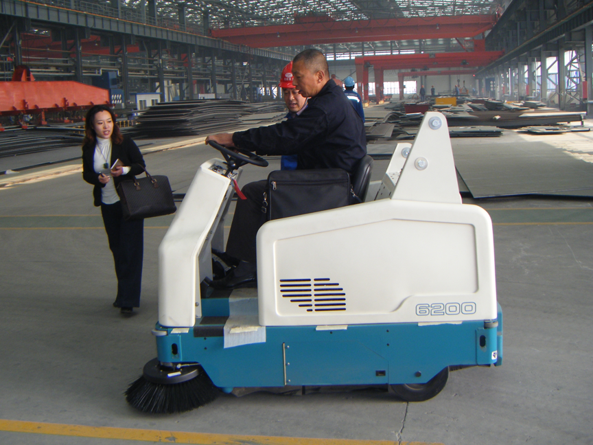 物業(yè)是租賃洗地機掃地機還是購買合適？