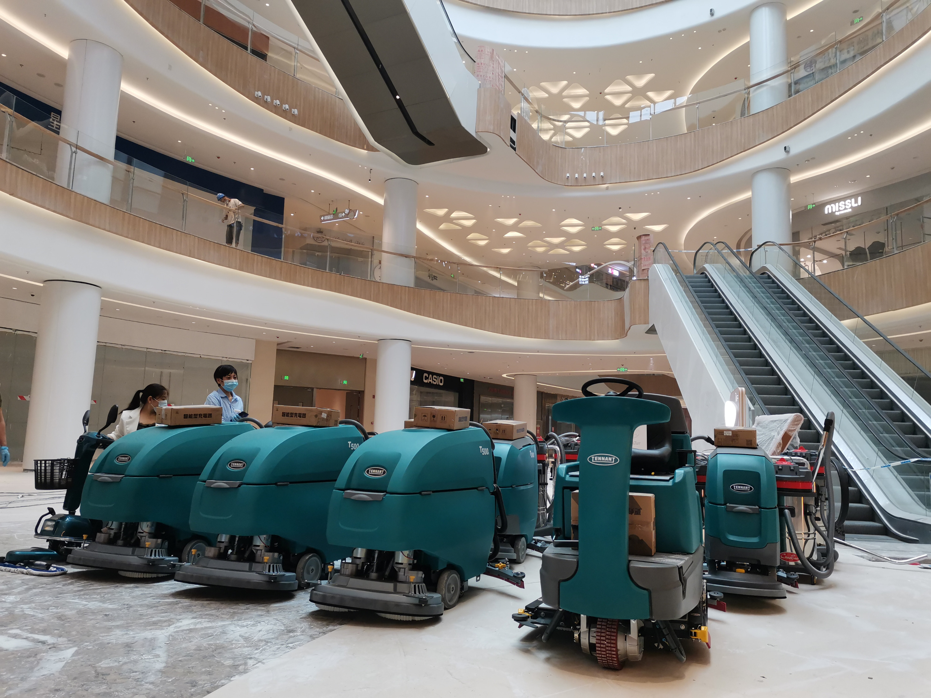 工廠車間用手推式洗地機應(yīng)用怎么樣？