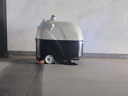 驚爆！坦力工廠自動(dòng)掃地機(jī)器人，怎樣讓 6 千平汽車車間一塵不染？