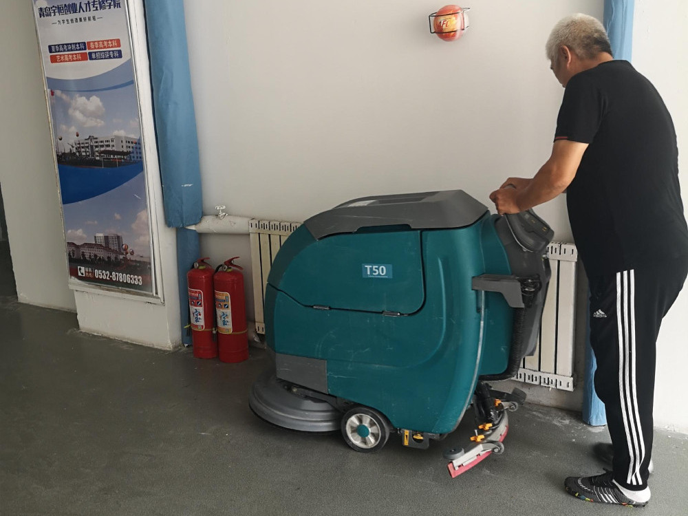 啤酒廠車間如何保持潔凈衛(wèi)生？看洗地機大顯神威