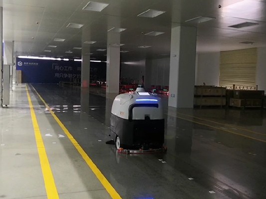 制造類企業(yè)為何使用坦力工業(yè)智能清掃機(jī)器人替代人工？