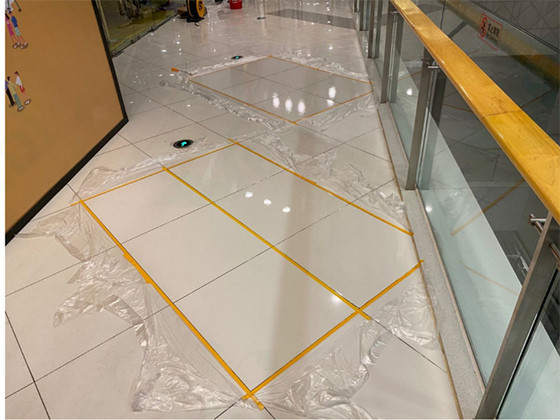 商場瓷磚地面有險(xiǎn)，維新保養(yǎng)需謹(jǐn)慎