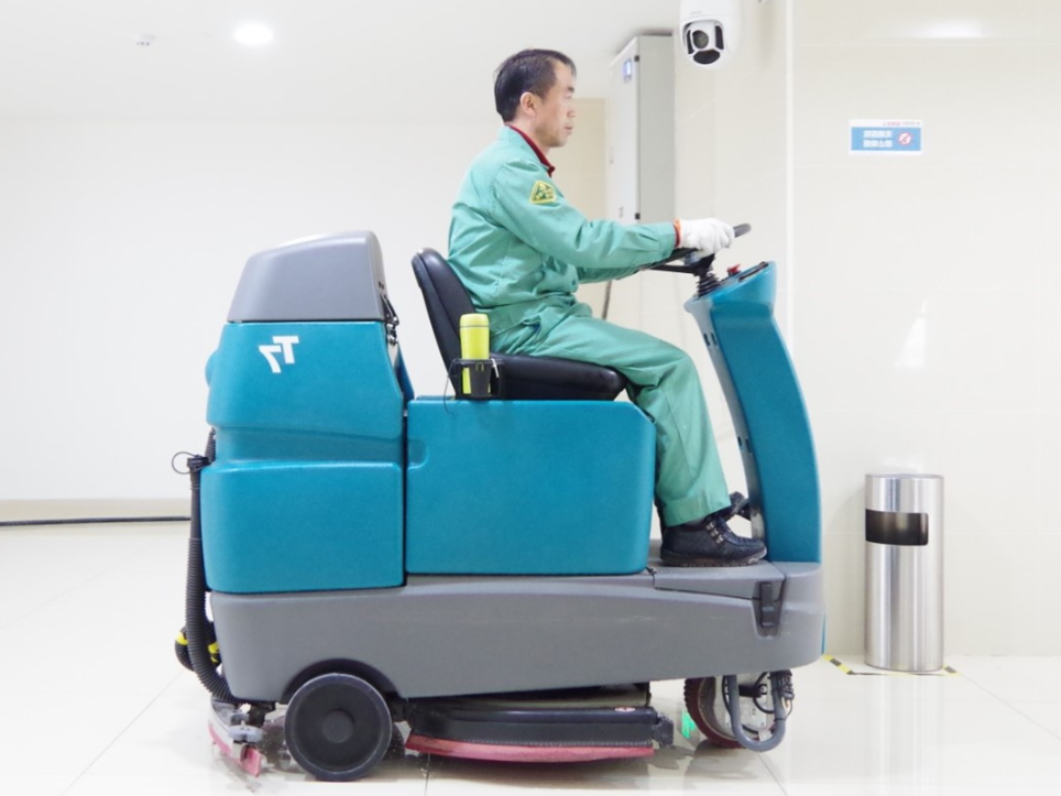 醫(yī)院場所如何選擇工業(yè)洗地機？