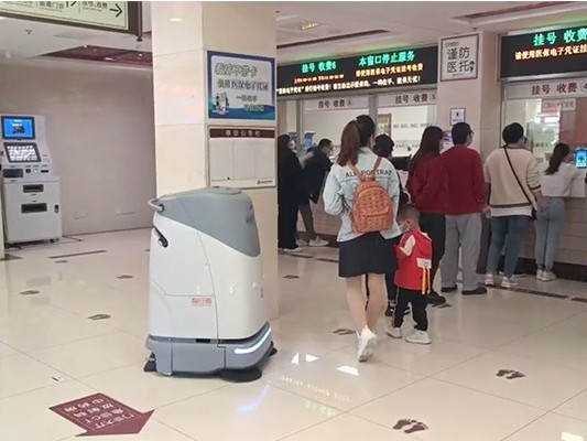 醫(yī)院地面太滑被投訴？坦力工業(yè)掃地機(jī)器人來搞定